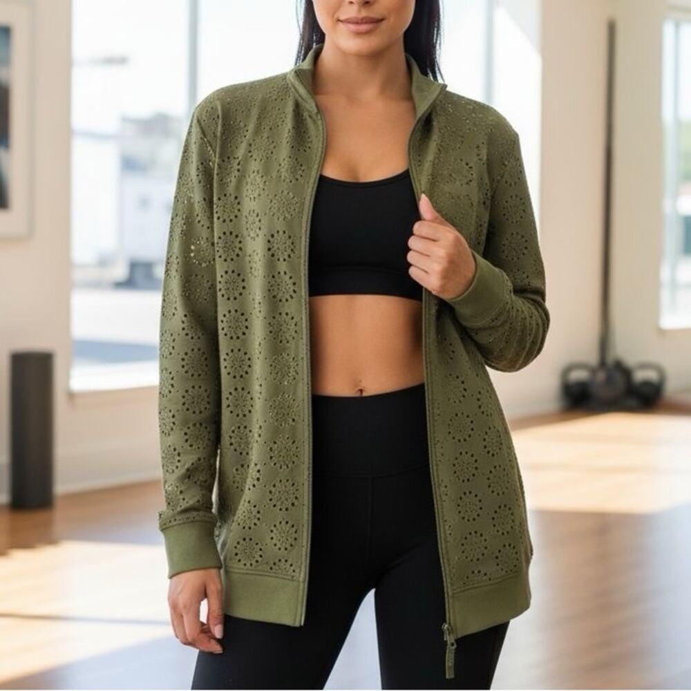 NWOT PUMA x FENTY Rihanna Green Floral Eyelet Zip Up Jacket Sporty Oversized